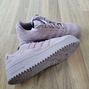 SOLD- Worn Once Adidas Originals Women's Preloved Fig Forum Bold Stripes Shoes